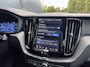 Volvo XC60 2.0 T6 Plug-in hybrid AWD Plus Black Edition | Trekhaak | SoH 96% | Harman/Kardon | Pano | 360 camera | Stoel & stuurverwarming |