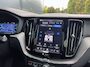 Volvo XC60 2.0 T6 Plug-in hybrid AWD Plus Black Edition | Trekhaak | SoH 96% | Harman/Kardon | Pano | 360 camera | Stoel & stuurverwarming |