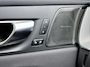 Volvo XC60 2.0 T6 Plug-in hybrid AWD Plus Black Edition | Trekhaak | SoH 96% | Harman/Kardon | Pano | 360 camera | Stoel & stuurverwarming |
