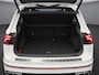 Volkswagen Tiguan 1.5 TSI 150pk DSG R-Line · Panoramadak · Camera · Trekhaak · Harman Kardon Sound  · Apple/Android Car Play · Keyless · Matrix LED · Stuur- & Stoelverwarming ·