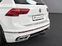 Volkswagen Tiguan 1.5 TSI 150pk DSG R-Line · Panoramadak · Camera · Trekhaak · Harman Kardon Sound  · Apple/Android Car Play · Keyless · Matrix LED · Stuur- & Stoelverwarming ·