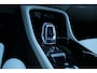 Volvo XC40 B4 Automaat Plus Dark | Demo deal | Panoramisch schuif-/ kanteldak | Harman Kardon | Elektrische voorstoelen met geheugenfunctie | 360 graden camera | Stoel-/ stuurwielverwarming | Verwarmde achterbank | Extra getint glas | 20 inch. lichtmetalen velgen | Pilot assist |