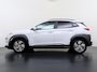 Hyundai Kona Premium 64kWh | 1ste eigenaar | ACCU 99% | Trekhaak | LEER | Camera | LED lampen | AUTOMAAT