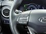 Hyundai Kona Premium 64kWh | 1ste eigenaar | ACCU 99% | Trekhaak | LEER | Camera | LED lampen | AUTOMAAT