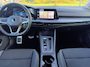 Volkswagen Golf 2.0 TDI Active Business | Automaat | Panorama dak | Digitaal Cockpit | Camera | IQ Light