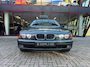 BMW 5-Serie 523i Executive | Youngtimer! | Nieuwstaat! | Vermontgrün Metallic | Volledige historie | Schuifdak | Stoelverwarming |
