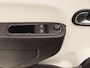 Renault Twingo 1.0 SCe Collection | Pack Look Exterieur 'Blanc' | Handbediende airconditioning | Elektrisch verstelbare en verwarmde buitenspiegels | Bestuurdersstoel in hoogte verstelbaar | Elektrisch bedienbare portierruiten vóór |