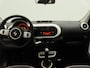 Renault Twingo 1.0 SCe Collection | Pack Look Exterieur 'Blanc' | Handbediende airconditioning | Elektrisch verstelbare en verwarmde buitenspiegels | Bestuurdersstoel in hoogte verstelbaar | Elektrisch bedienbare portierruiten vóór |