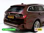 BMW 3-Serie Touring 320e Business Edition Plus | Camera | PDC V+A | Elec. achterklep | Cruise | Navigatie pro | Afn.Trekhaak Apple carplay/Android auto, Lederen bekleding, 18"LMV
