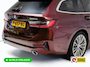 BMW 3-Serie Touring 320e Business Edition Plus | Camera | PDC V+A | Elec. achterklep | Cruise | Navigatie pro | Afn.Trekhaak Apple carplay/Android auto, Lederen bekleding, 18"LMV