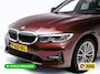 BMW 3-Serie Touring 320e Business Edition Plus | Camera | PDC V+A | Elec. achterklep | Cruise | Navigatie pro | Afn.Trekhaak Apple carplay/Android auto, Lederen bekleding, 18"LMV