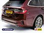 BMW 3-Serie Touring 320e Business Edition Plus | Camera | PDC V+A | Elec. achterklep | Cruise | Navigatie pro | Afn.Trekhaak Apple carplay/Android auto, Lederen bekleding, 18"LMV
