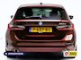 BMW 3-Serie Touring 320e Business Edition Plus | Camera | PDC V+A | Elec. achterklep | Cruise | Navigatie pro | Afn.Trekhaak Apple carplay/Android auto, Lederen bekleding, 18"LMV