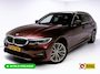 BMW 3-Serie Touring 320e Business Edition Plus | Camera | PDC V+A | Elec. achterklep | Cruise | Navigatie pro | Afn.Trekhaak Apple carplay/Android auto, Lederen bekleding, 18"LMV