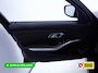 BMW 3-Serie Touring 320e Business Edition Plus | Camera | PDC V+A | Elec. achterklep | Cruise | Navigatie pro | Afn.Trekhaak Apple carplay/Android auto, Lederen bekleding, 18"LMV