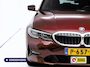 BMW 3-Serie Touring 320e Business Edition Plus | Camera | PDC V+A | Elec. achterklep | Cruise | Navigatie pro | Afn.Trekhaak Apple carplay/Android auto, Lederen bekleding, 18"LMV