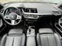BMW 1-Serie BWJ 2021 | 118i 136PK High Ex. AUTOMAAT | LEER | M-PAKKET | CLIMA | NAVI | SPORTSTOELEN | 18'' LMV | STOELVERW | CARPLAY |