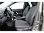 Toyota Yaris Cross 1.5 Hybrid Dynamic | Trekhaak | Dodehoek detectie | Stoel-/stuurverwarming | Matrix LED | Apple Carplay / Android Auto | Parkeersensoren voor/achter | Keyless | Adaptive Cruise | Clima | 17 inch