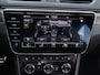 Skoda Superb Combi 1.4 TSI iV Sportline Business | Trekhaak | Dynamic Chassis Control | Pano | Camera | Dodehoekdetectie | Stoelverwarming V+A | Stuurverwarming |