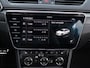 Skoda Superb Combi 1.4 TSI iV Sportline Business | Trekhaak | Dynamic Chassis Control | Pano | Camera | Dodehoekdetectie | Stoelverwarming V+A | Stuurverwarming |