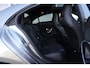 Mercedes-Benz CLA 180 AMG | 136pk | Panoramadak | Stoelverwarming | Camera | Deze Mercedes-Benz CLA 180 AMG Line combineert het elegante coupédesign met een sportieve uitstraling en het comfort dat je van Mercedes-Benz mag verwachten. De fraaie AMG-styling, de gestroo