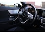 Mercedes-Benz CLA 180 AMG | 136pk | Panoramadak | Stoelverwarming | Camera | Deze Mercedes-Benz CLA 180 AMG Line combineert het elegante coupédesign met een sportieve uitstraling en het comfort dat je van Mercedes-Benz mag verwachten. De fraaie AMG-styling, de gestroo