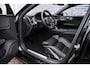 Volvo V60 2.0 T6 Plug-in hybrid AWD Ultra Dark | Schuif-/kanteldak | Head Up Display | Donker Glas | Sportstoelen | Power Seats | Harman Kardon |
