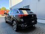 Volkswagen T-Roc 1.5 TSI Sport 3x R-Line Pano | Keyless | Camera | Trekhaak | ACC | LED | NL Auto
