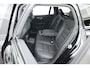 Volvo V60 2.0 T6 Plug-in hybrid AWD Plus Dark | Trekhaak | H&K Audio | 20 inch | elek stoelen | Verwarmde stoelen + stuur |
