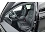 Volvo V60 2.0 T6 Plug-in hybrid AWD Plus Dark | Trekhaak | H&K Audio | 20 inch | elek stoelen | Verwarmde stoelen + stuur |