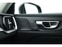 Volvo V60 2.0 T6 Plug-in hybrid AWD Plus Dark | Trekhaak | H&K Audio | 20 inch | elek stoelen | Verwarmde stoelen + stuur |
