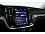 Volvo V60 2.0 T6 Plug-in hybrid AWD Plus Dark | Trekhaak | H&K Audio | 20 inch | elek stoelen | Verwarmde stoelen + stuur |