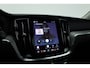Volvo V60 2.0 T6 Plug-in hybrid AWD Plus Dark | Trekhaak | H&K Audio | 20 inch | elek stoelen | Verwarmde stoelen + stuur |