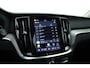 Volvo V60 2.0 T6 Plug-in hybrid AWD Plus Dark | Trekhaak | H&K Audio | 20 inch | elek stoelen | Verwarmde stoelen + stuur |
