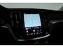 Volvo V60 2.0 T6 Plug-in hybrid AWD Plus Dark | Trekhaak | H&K Audio | 20 inch | elek stoelen | Verwarmde stoelen + stuur |