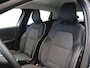 Renault Clio TCe 100pk Intens | Lage kilometerstand! | Navigatie | Parkeersensoren achter | Apple Carplay / Android auto |