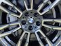 BMW i5 Touring eDrive40 M Sport Edition 84 kWh / Panorama dak / HUD / Camera 360° / Leder / Bowers & Wilkins audio / Elektrische stoelen en klep / Stoelventilatie / Stuur- en stoel- & verwarming / Apple Carplay Android / 19" LM wielen /
