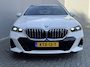 BMW i5 Touring eDrive40 M Sport Edition 84 kWh / Panorama dak / HUD / Camera 360° / Leder / Bowers & Wilkins audio / Elektrische stoelen en klep / Stoelventilatie / Stuur- en stoel- & verwarming / Apple Carplay Android / 19" LM wielen /