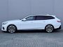 BMW i5 Touring eDrive40 M Sport Edition 84 kWh / Panorama dak / HUD / Camera 360° / Leder / Bowers & Wilkins audio / Elektrische stoelen en klep / Stoelventilatie / Stuur- en stoel- & verwarming / Apple Carplay Android / 19" LM wielen /