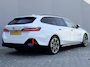 BMW i5 Touring eDrive40 M Sport Edition 84 kWh / Panorama dak / HUD / Camera 360° / Leder / Bowers & Wilkins audio / Elektrische stoelen en klep / Stoelventilatie / Stuur- en stoel- & verwarming / Apple Carplay Android / 19" LM wielen /