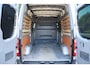 Volkswagen Crafter 32 2.0 TDI L2H2 DC 2016 | Trekhaak | Airco | Navigatie | Cruise Control | Achteruitrij Camera | Stuurwiel Multifunctioneel | Dubbele Schuifdeur | Stoelverwarming | Boekjes | 2 Sleutels | Nationale Autopas NAP