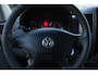 Volkswagen Crafter 32 2.0 TDI L2H2 DC 2016 | Trekhaak | Airco | Navigatie | Cruise Control | Achteruitrij Camera | Stuurwiel Multifunctioneel | Dubbele Schuifdeur | Stoelverwarming | Boekjes | 2 Sleutels | Nationale Autopas NAP