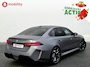 BMW M5 5-serie 'Frozen Grey' M-Drivers Package Origineel NL! Nw.Pr.€172.801,- Akrapovic Keramische Remmen | Carbon package | Trekhaak | Stoelventilatie/Verwarming | Bower/Wilkins