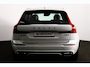 Volvo XC60 T8 Twin Engine AWD R-Design - Luchtvering - Bowers & Wilkins Audio - FULL LED koplampen - Panoramadak - Sensus navigatie - Cruise Control - Sportstoelen - Verwambare voorstoelen - Verwarmbaar stuurwiel - BLIS - Trekhaak semi elektrisch inklapbaar - 22' velgen