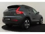 Volvo XC40 B4 (M-HYBRID) PLUS DARK -HARMAN/KARDON|CAMERA|ADAP.CRUISE|POWER-SEATS|VERW.VOORRUIT|PRIVACY.GLAS|TREKHAAK|19"