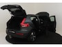 Volvo XC40 B4 (M-HYBRID) PLUS DARK -HARMAN/KARDON|CAMERA|ADAP.CRUISE|POWER-SEATS|VERW.VOORRUIT|PRIVACY.GLAS|TREKHAAK|19"