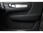 Volvo XC40 B4 (M-HYBRID) PLUS DARK -HARMAN/KARDON|CAMERA|ADAP.CRUISE|POWER-SEATS|VERW.VOORRUIT|PRIVACY.GLAS|TREKHAAK|19"