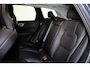 Volvo XC60 T6 Recharge AWD Plus Dark - Panorama/schuifdak - Intellisafe Assist/Surround - Harman Kardon Audio - Parkeercamera achter - Verwarmde voorstoelen & stuur - Parkeersensoren voor & achter - Elektr. bedienb. voorstoelen met geheugen - Head-up Display - Draadloze tel. lader - 19' LMV