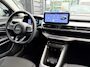 Jeep Avenger Summit 54 kWh 156 PK | ADAPTIEVE CRUISE CONTROL| SFEERVERLICHTING| DODEHOEK DETECTIE| DRAADLOZE TELEFOONLADER| JEEP PERFORMANCE LED| CAMERA + PARKEERSENSOREN| APPLE CARPLAY/ANDROID AUTO| EERSTE EIGENAAR|