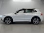 Volkswagen Tiguan 1.4 TSI eHybrid R-Line Business+ | PHEV | Pano | Trekhaak | Dealer onderhouden | Rijklaarprijs